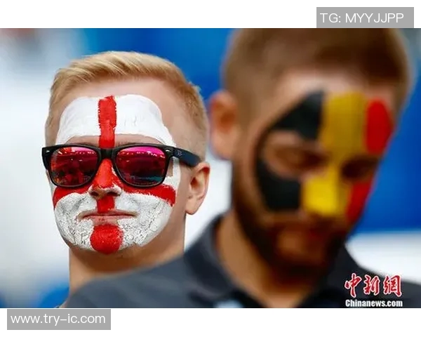 外国街头足球明星挑战赛引发热潮球迷热情参与展现技巧与魅力